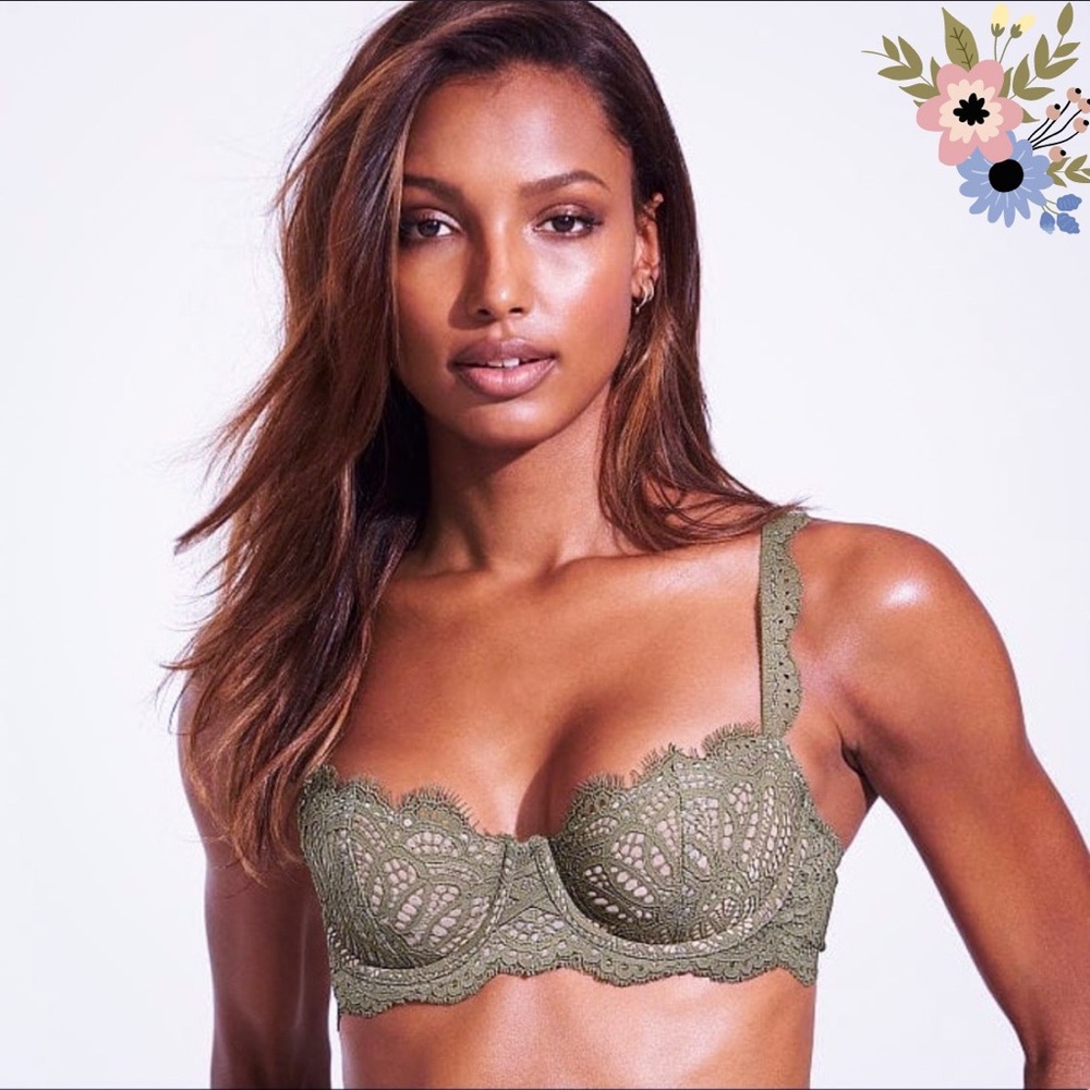 🆕Victoria’s Secret Green Push Up Bra w/o Padding